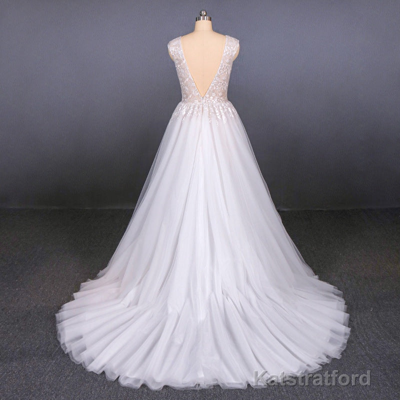 Flowy A-line Long V-neck Lace Tulle Beach Wedding Dresses Bridal Gowns