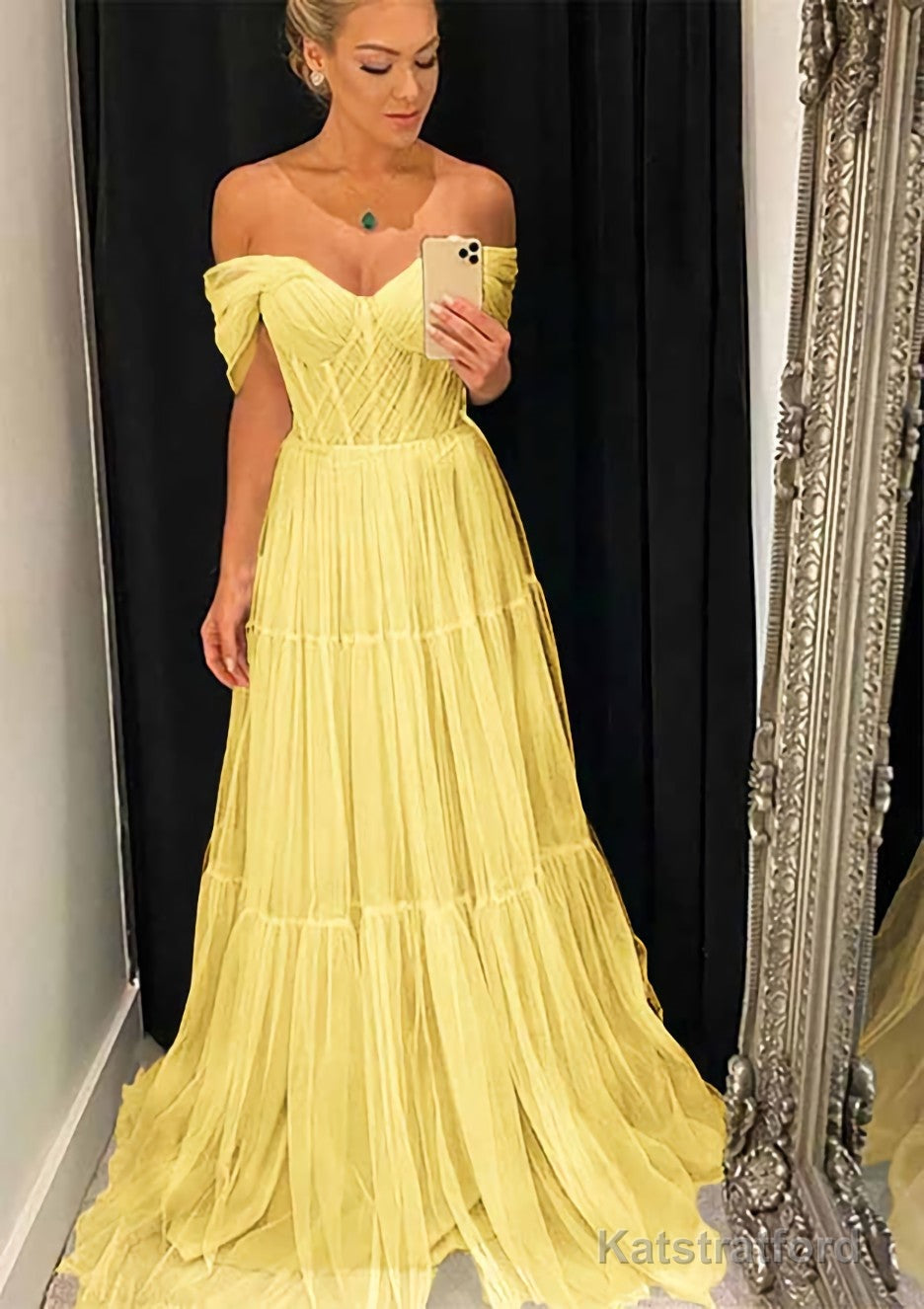 A-line Off-the-Shoulder Sleeveless Sweep Train Tulle Prom Dresses With Pleated