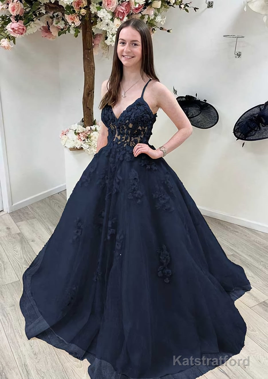 A-line Princess V Neck Sleeveless Sweep Train Tulle Prom Dresses With Appliqued Beading Lace