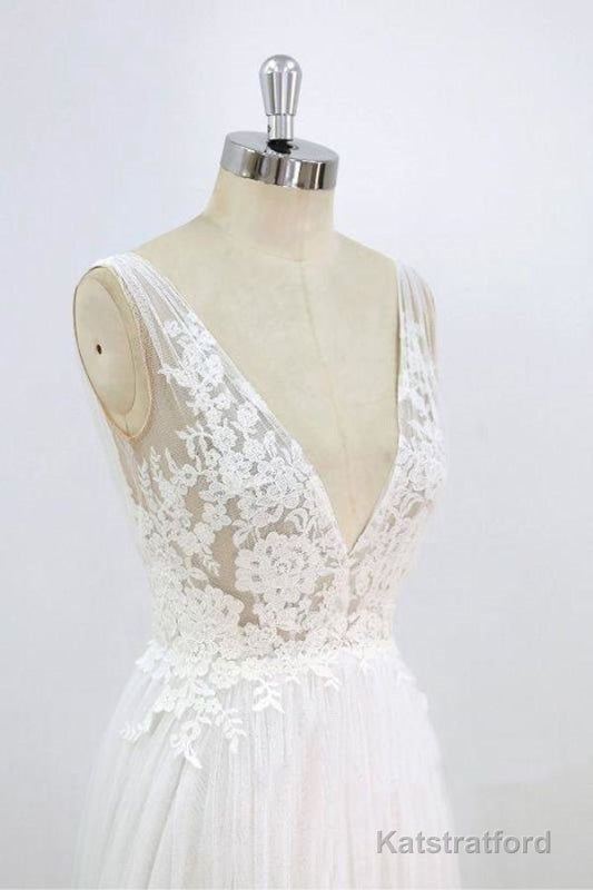 Deep V-neck Lace A-line Tulle Wedding Dress