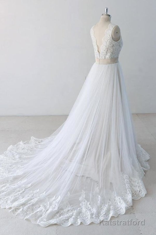 Elegant V-neck Lace Tulle A-line Wedding Dress