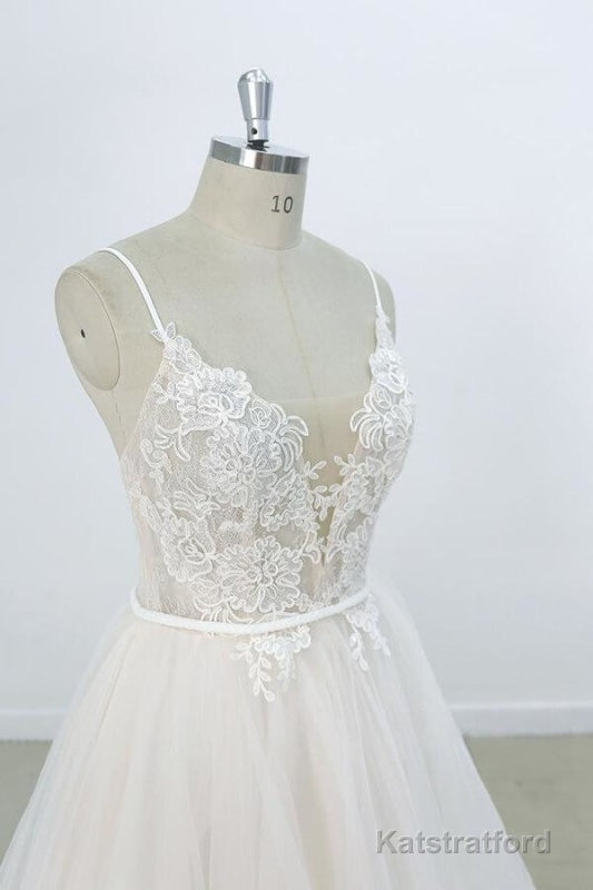Eye-catching Appliques Tulle A-line Wedding Dress