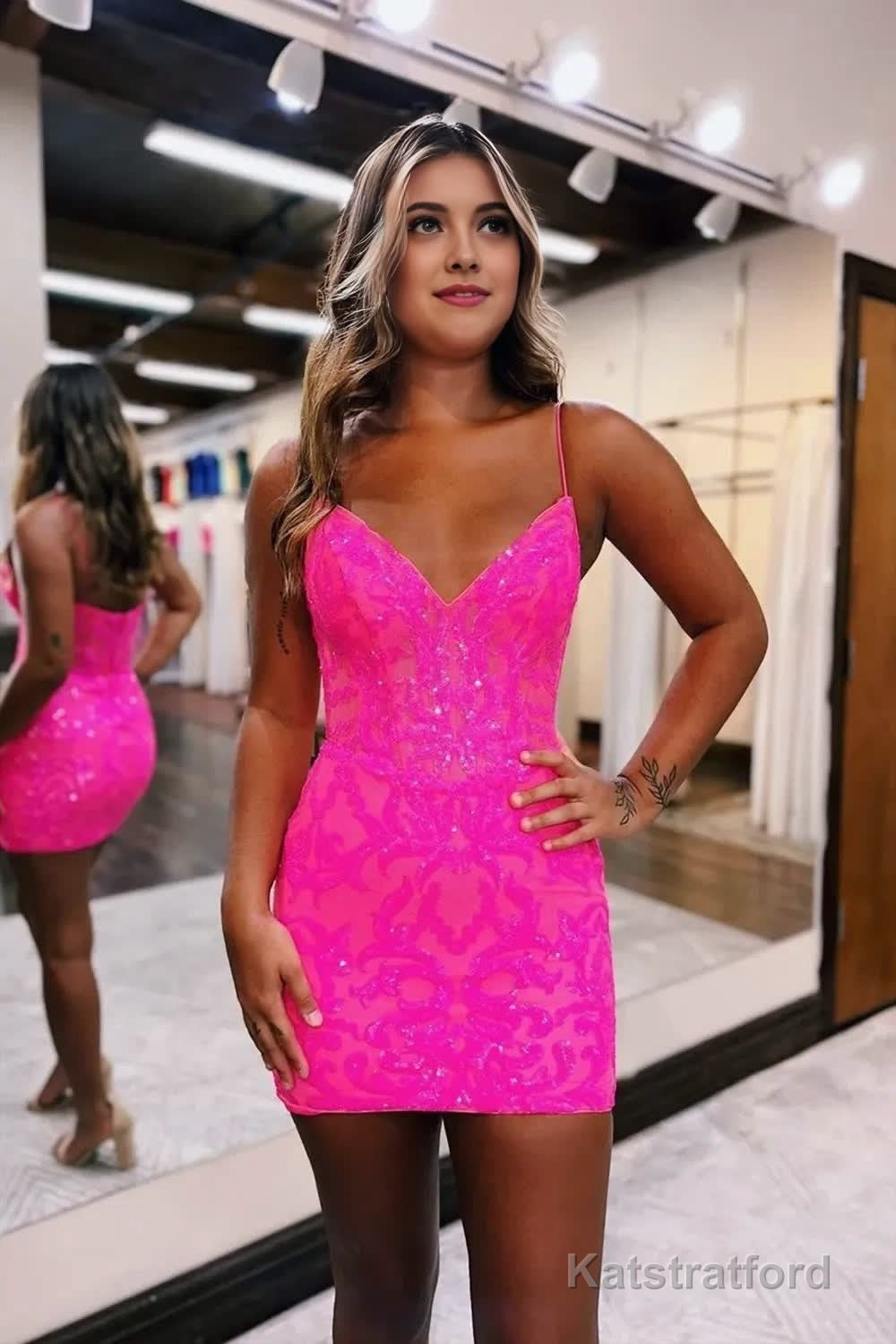 Glitter Fitted V-Neck Spaghetti Straps Sequined Appliques Homecoming Dress