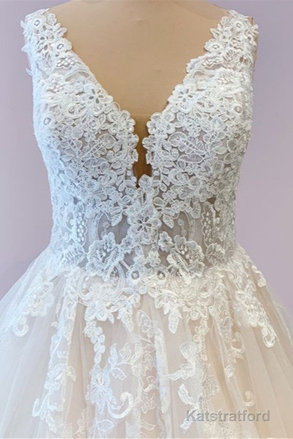 Gorgeous Long A-Line Tulle Wedding Dress With Appliques Lace