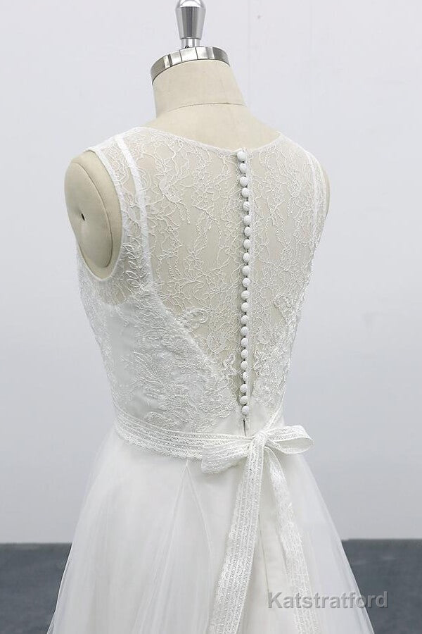 Graceful Long A-line Appliques Tulle Backless Wedding Dress
