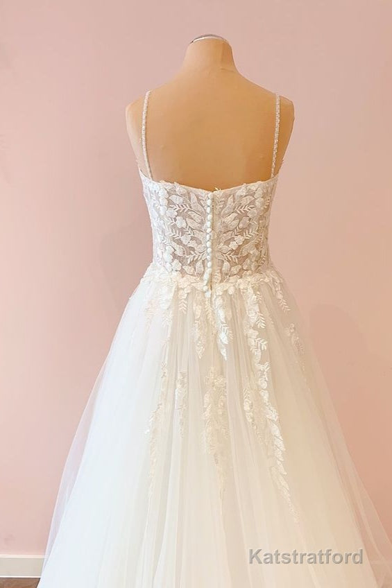 Long A-Line Sweetheart Tulle Appliques Lace Wedding Dress