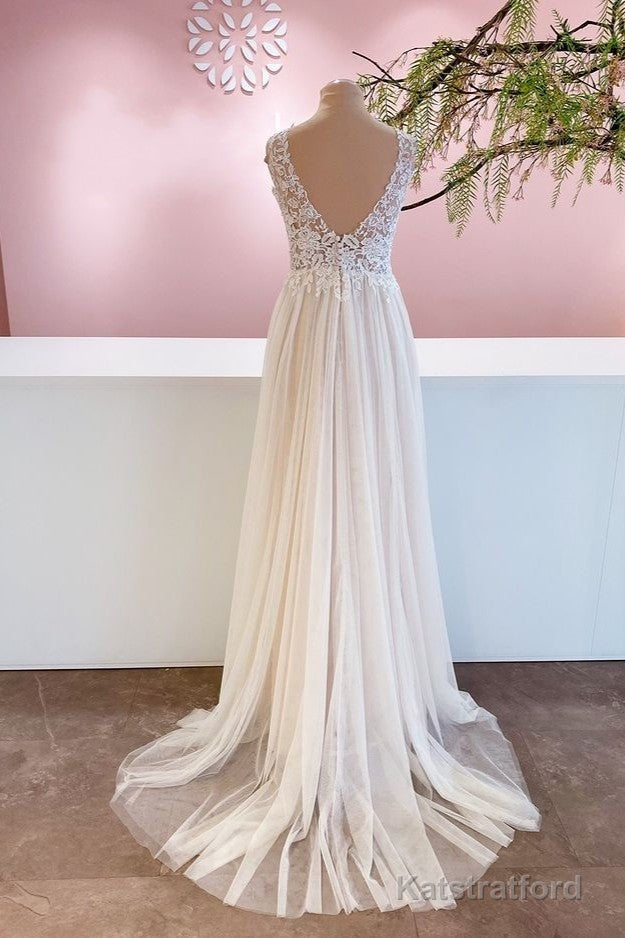 Long A-Line Sweetheart Tulle Backless Wedding Dress With Floral Lace