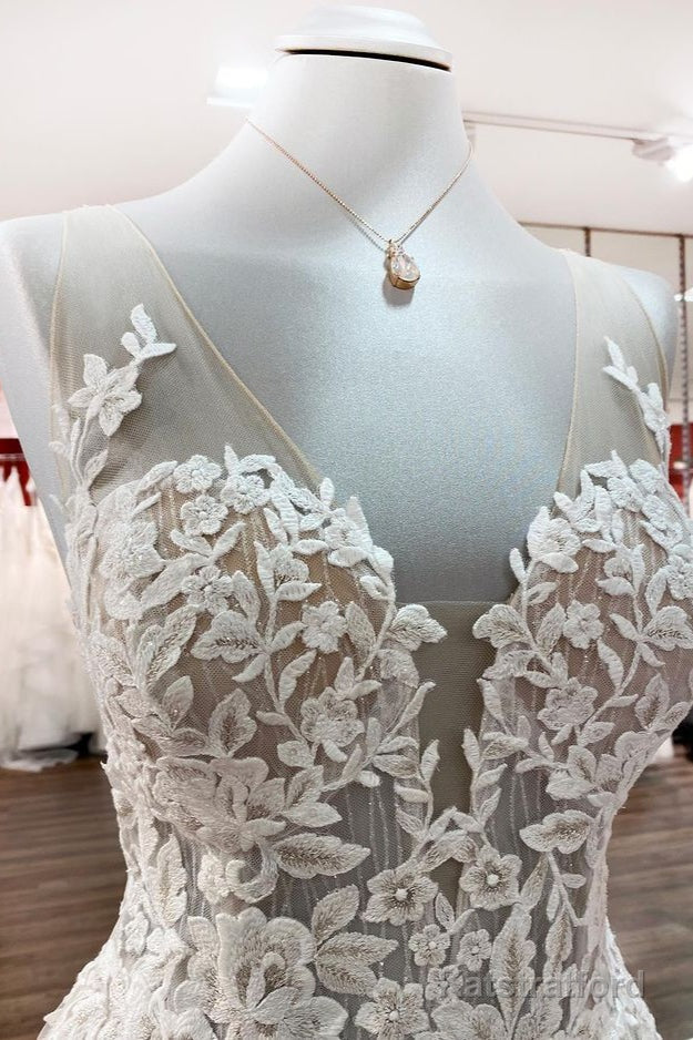Long A-line Tulle Sleevless Ruffles Jewel Wedding Dress With Lace Appliques
