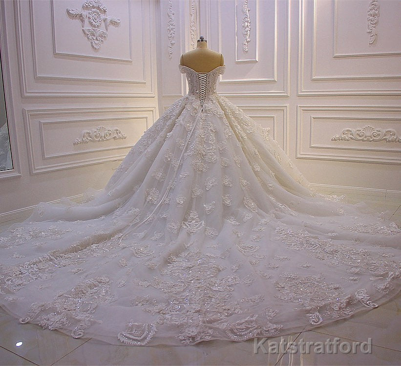 Long Princess Sweetheart Off-the-Shoulder Backless Appliques Lace Ruffles Tulle Wedding Dress