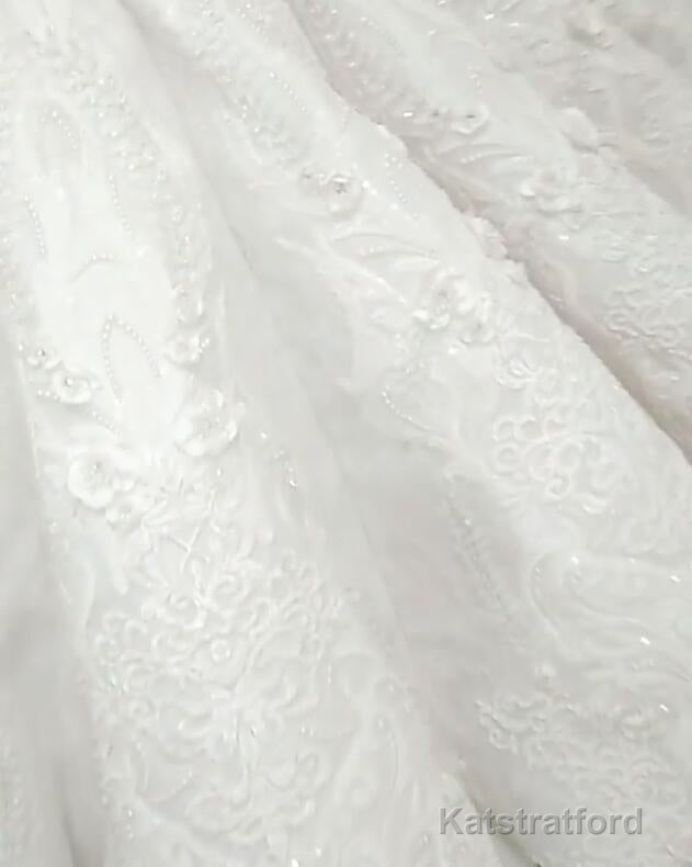 New Arrival V Neck Cap Sleeve Beads Crystals Mermaid Wedding Dress Lace Applique