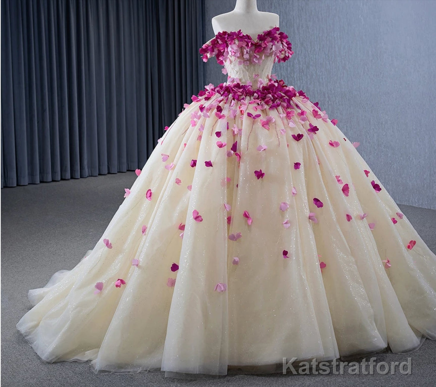 Romantic Heart Off-the-Shoulder Tulle Quinceaera Dress