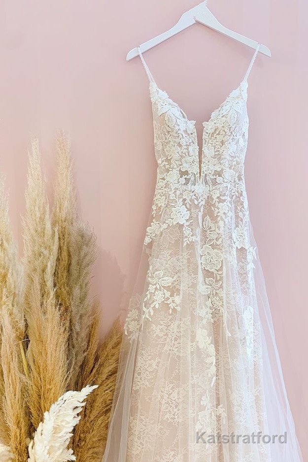 Stunning Long A-Line Spaghetti Straps Tulle Lace Wedding Dress