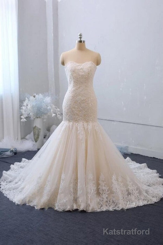 Classy Long Mermaid Sweetheart Backless Appliques Lace Tulle Wedding Dress