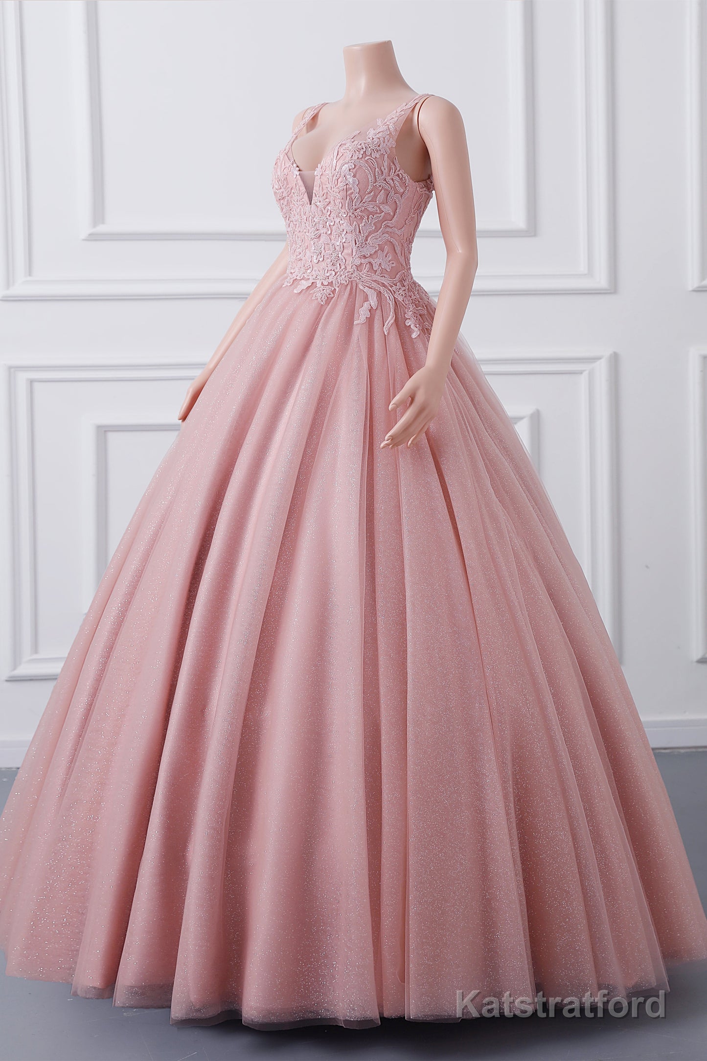 Girls Sequins V neck Dusty Rose Prom Dresses A-line Tulle Ball Gown Quinceanera Dress Sweet 16 Party Dresses
