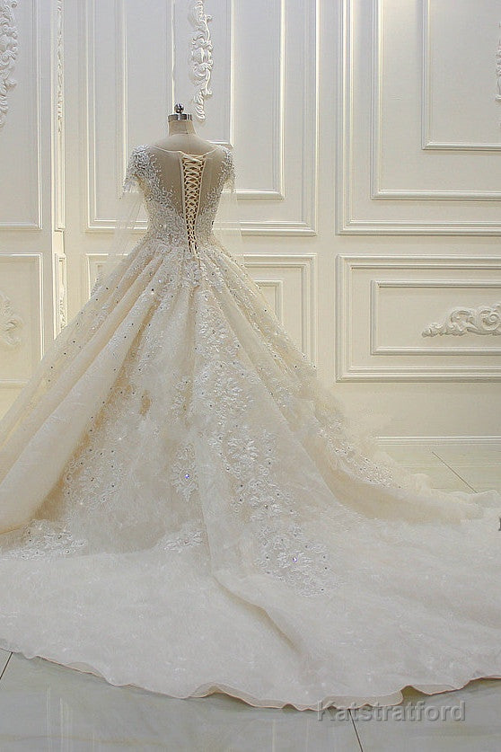 Long Ball Gown Beading Bateau Appliques Lace Wedding Dress with Sleeves