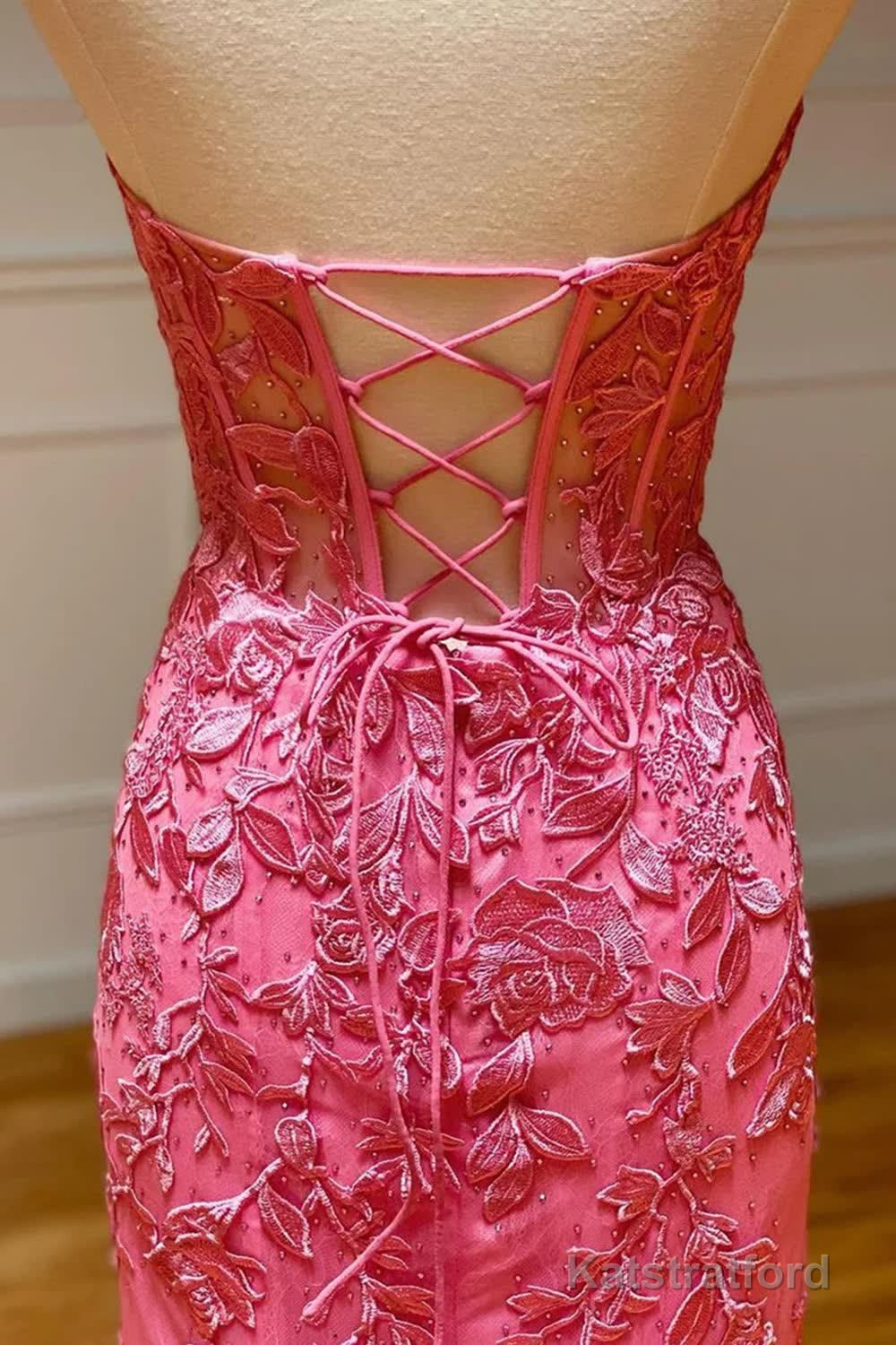 Red Sweetheart Lace-Up Long Mermaid Prom Dress with Appliques